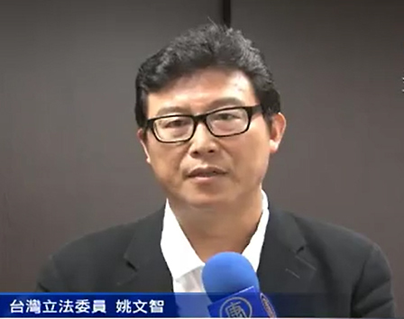 <b>Yao Wen</b>-chi sagte, dass er die Falun Gong-Praktizierenden unterstütze. - 2015-11-17-2015-11-8-minghui-supportsuejiang-taiwan-06
